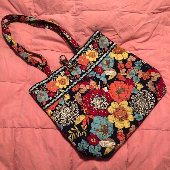 Vera Bradley Tote Bag in Happy Snails - Picture 1 of 3